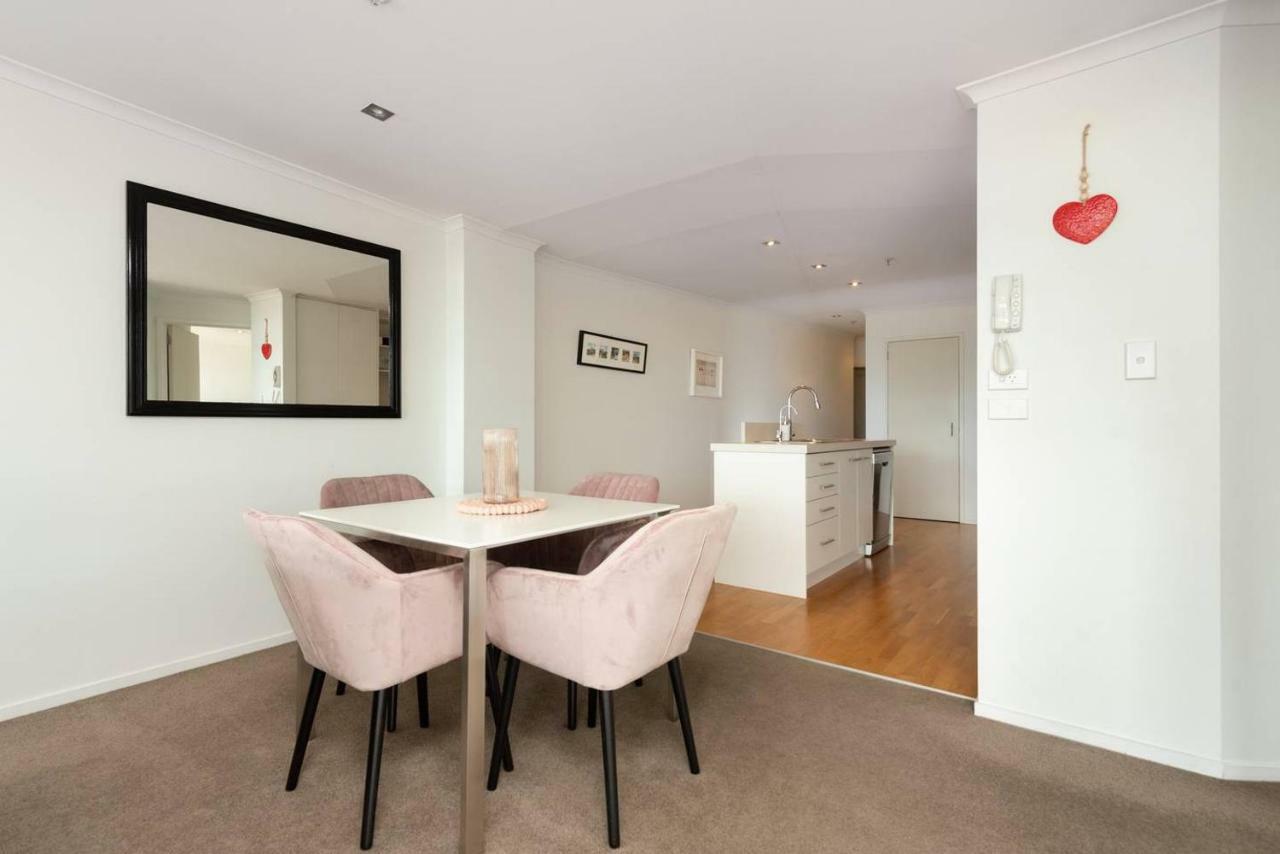 Awesome Downtown Location - Park The Car And Walk To Everything ! Apartment Mount Maunganui